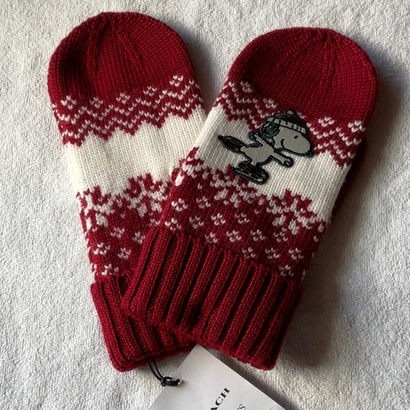 ⛸ ❄️⛸ COACH X PEANUTS MITTENS EITH SNOOPY ⛸❄️⛸ - Picture 2 of 16